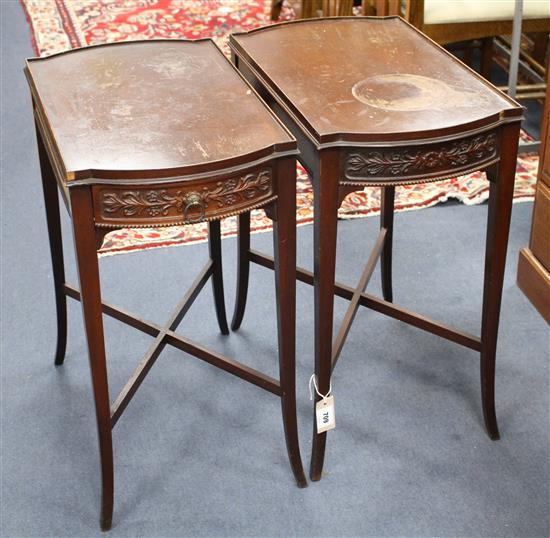 A pair of Edwardian mahogany occasional tables, W.58cm D.35cm H.67cm